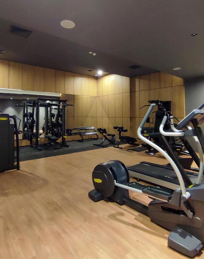Ensana Aquahouse 호텔 산콘스탄틴앤헬레나 외부 사진 A gym in a hotel